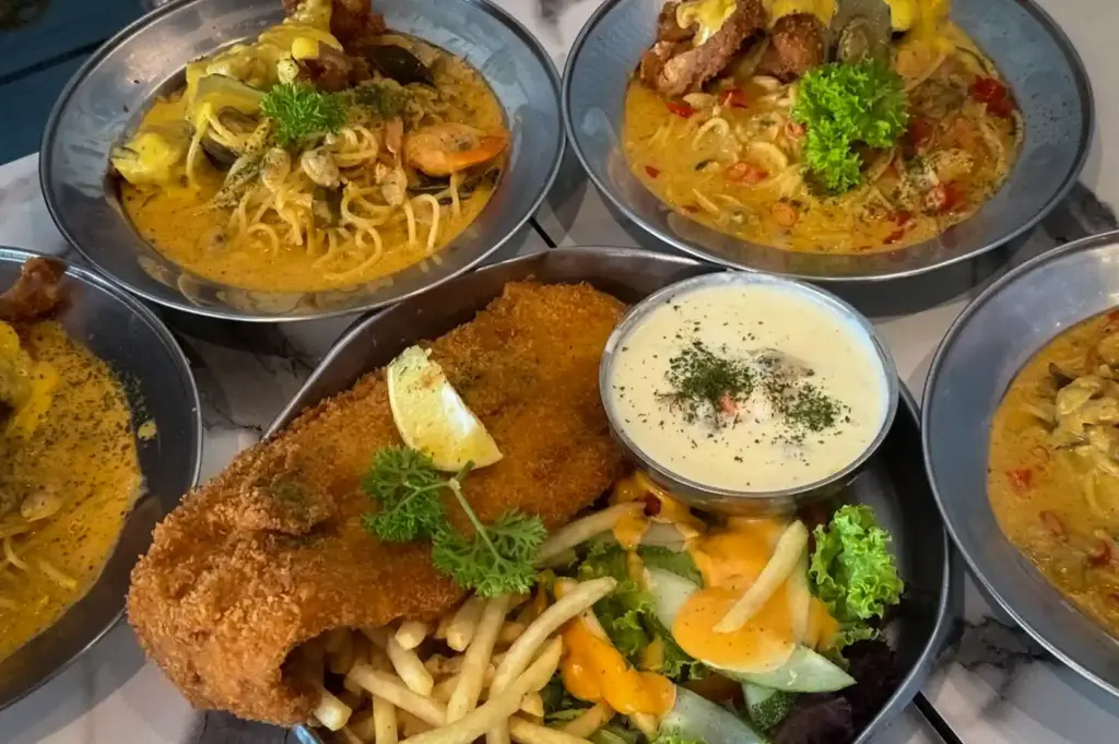 49 Seats creamy tom yum pasta food set with fish and chips.